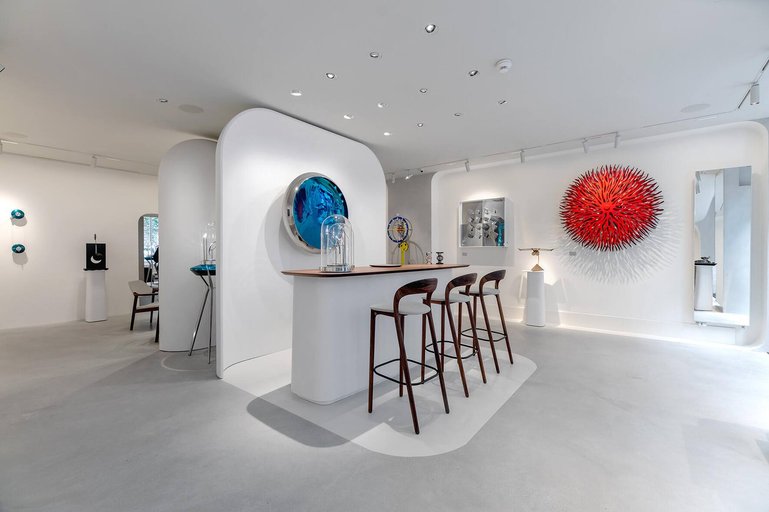 Blick in die M.A.D. Gallery von Max Büsser in Genf. Sie ist ein ­faszinierendes Universum. Zeit­maschinen und mechanische Kunst­geräte sind das Mass aller Dinge.