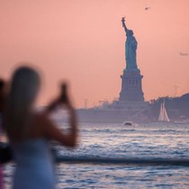 Freiheitsstatue New York: Teuerung plagt Touristen mehr als Trump.