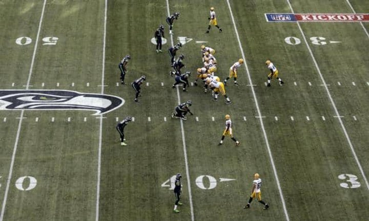 cheerleader-03-football.jpg