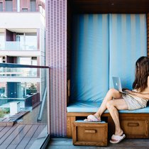 Arbeiten in einer Ferienanlage wünschen sich immer mehr Angestellte. Entsprechend rüsten Hotels und Unterkünfte auf.