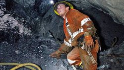 Ein Arbeiter in einer Zink-Mine von Glencore in Kanada.