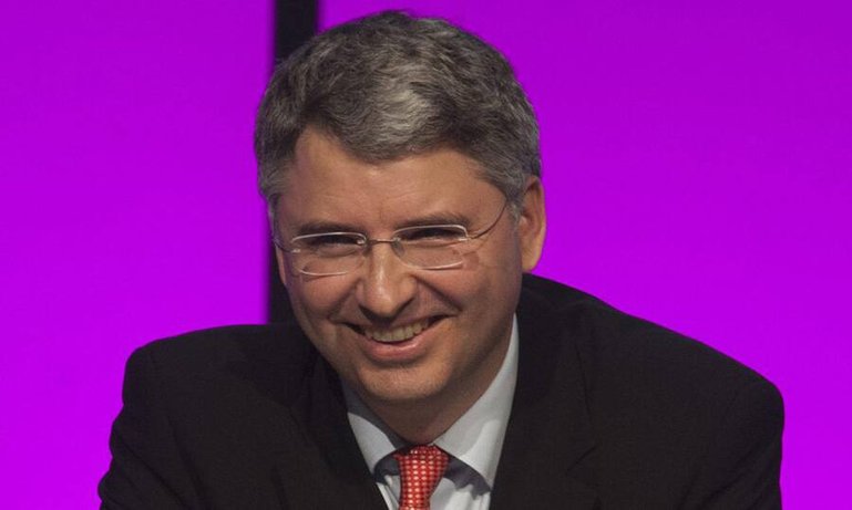 severin_schwan.jpg