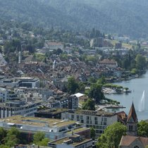 Der Kanton Zug dürfte am Donnerstag als erster Kanton einen Steuerrabatt einführen.