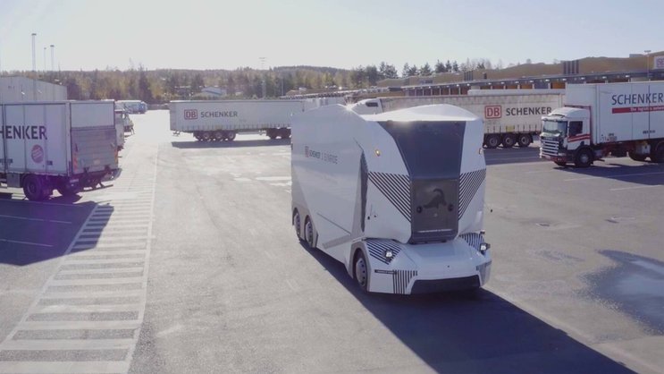 Fahrerlos: Einride-Lastwagen T-Pod beim ersten kommerziellen Einsatz.