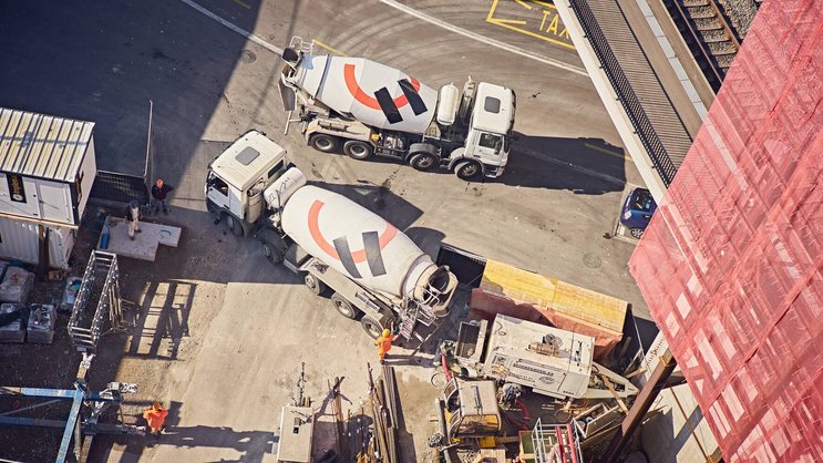 LafargeHolcim-Zementlieferung auf einer Baustelle in Zürich..