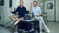 Immer schön cool bleiben: Die Corintis-Gründer Remco van Erp (links) und Sam Harrison räumen zum zweiten Mal den Top-Preis ab.