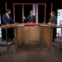 Bilanz-Chefredaktor Dirk Schütz (M.) diskutiert mit Claudia Brühwiler (2.v.r.), Rahul Sagal (2.v.l.), Beat Wittmann (1.v..r.) und Daniel Kalt.