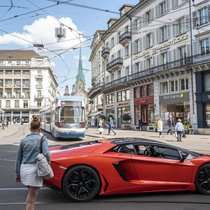 Luxusauto am Paradeplatz in der Stadt Zürich: Die Schweiz ist bei reichen Ausländern sehr beliebt.