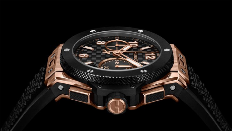 Hublot legiert Gold mit Platin und Hightech-Materialien für mehr Härte und einen charakteristischen rötlicheren Farbton: Das «King Gold» ist in der Big Bang Original Unico King Gold Ceramic verbaut.