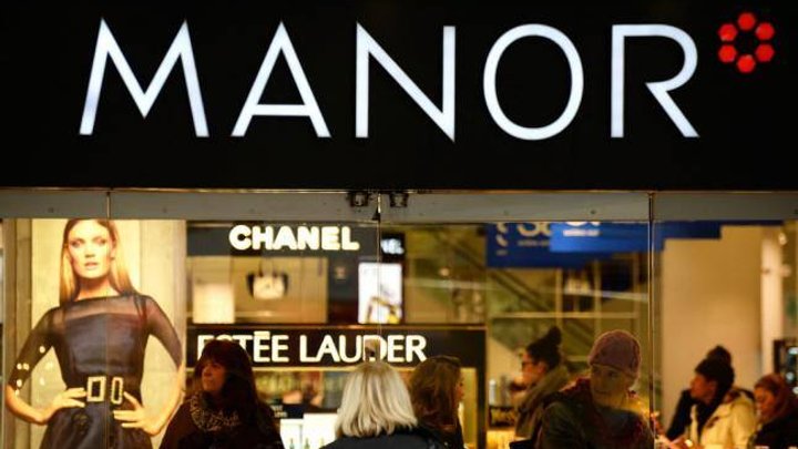 manor-lage-bahnhofstrasse-zuerich-warenhaus-schaufenster-chanel-estee-lauder.jpg