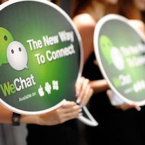 WeChat: Mit der chinesischen App lässt sich neben Nachrichten auch Geld verschicken.  Picasa