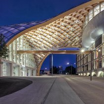 Der Swatch-Hauptsitz in Biel von aussen betrachtet.