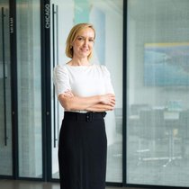 Laura Cooper ist beim US-Assetmanager Nuveen (1,3 Billionen Dollar AUM) Global Investment Strategist. Zuvor leitete sie bei Blackrock ein Makroökonomie-Research-Team.