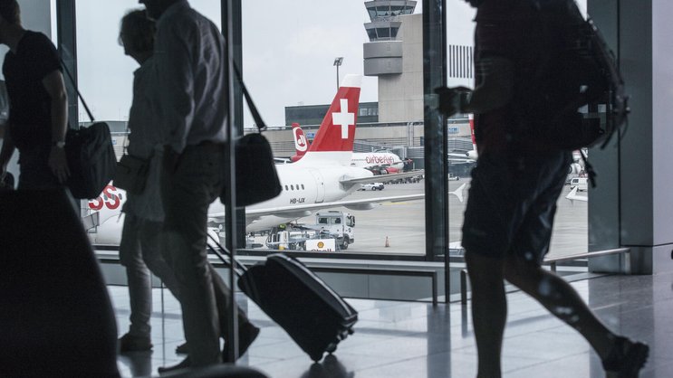 Passagiere am Flughafen Zürich: Die neuen EU-Fluggastrechte sollten bald in Kraft treten.