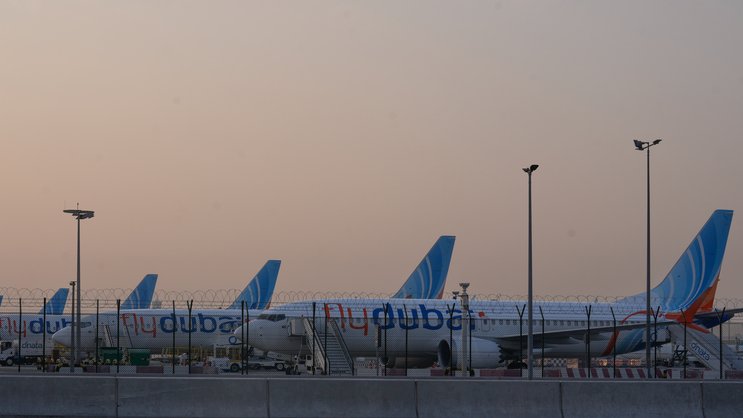 Parkierte Flugzeuge am Flughafen in Dubai: Für die Rückflüge von Schweizerinnen und Schweizer sind derzeit die Fluggesellschaften zuständig.