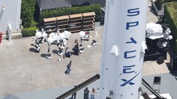 Luftaufnahme der Produktions- und Entwicklungsstätte von SpaceX in Hawthorne, Kalifornien.