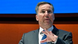 Jan Jenisch wird zum Präsidenten gekürt.