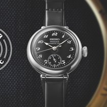 Die Uhr ist eine Hommage an Seikos erste Armbanduhr von 1913.