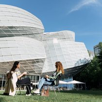 Ein Hingucker auf dem Novartis Campus: das Gehry Building.