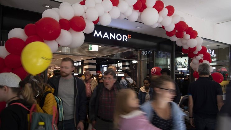 Der Manor in Bern: Mehr Urlaub für Väter.