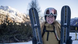 Autorin Tina Fischer hat den motorisierten Ski am Berg getestet.