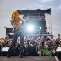 Album publizieren und auf Tour gehen war gestern. Musikerin sein heisst heute auch, Social Media bedienen und Relevanz im Streaming haben.