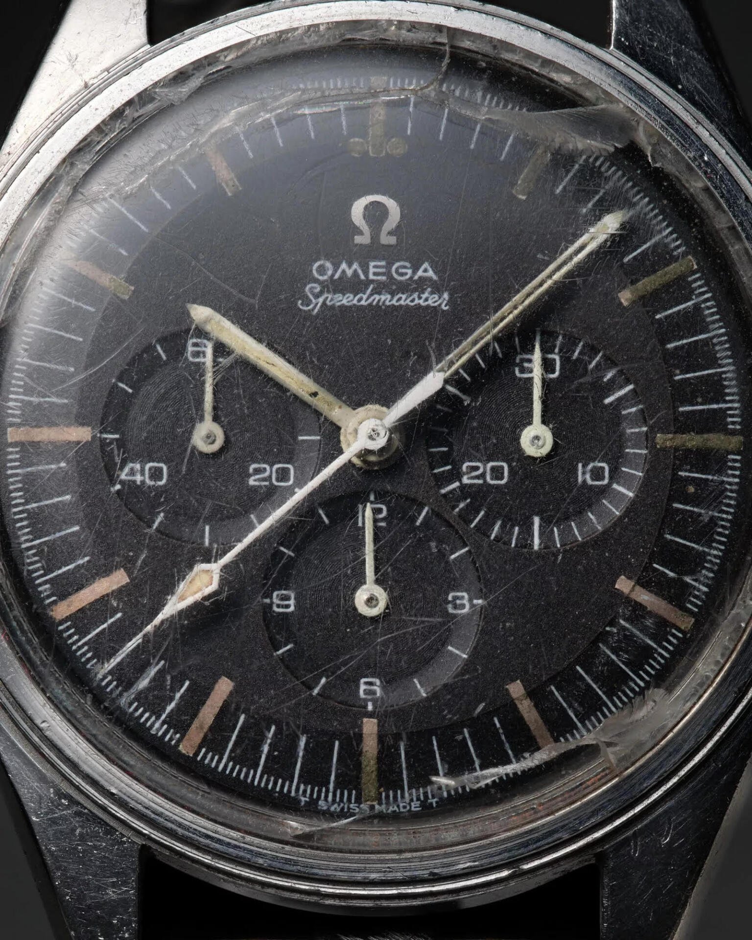 Diese Omega Speedmaster Referenz 105.003 von Gene Cernan während der Apollo-17-Mission hat ein Uhrglas aus Hesalit.