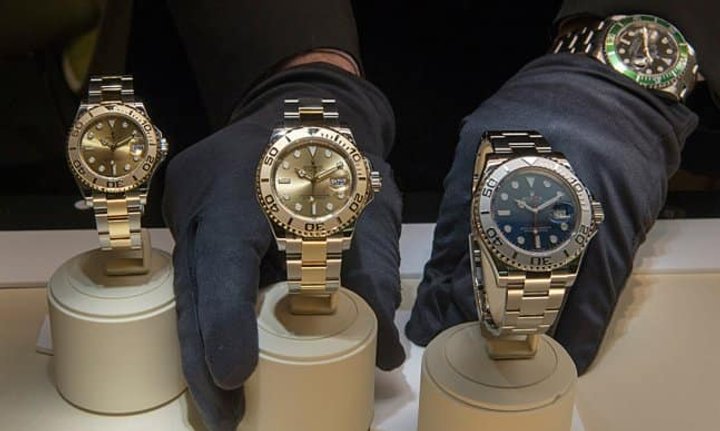 Rolex-Uhren in einer Auslage