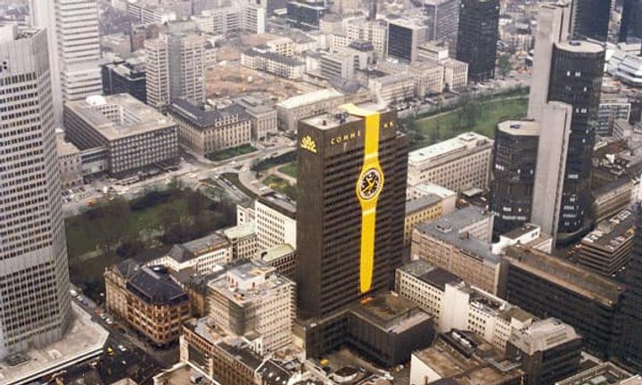 bil_08_uhr_g_comerzbank.jpg