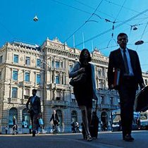 Eiszeit am Paradeplatz: eingefrorene Löhne, schrumpfende Boni bei den Banken.