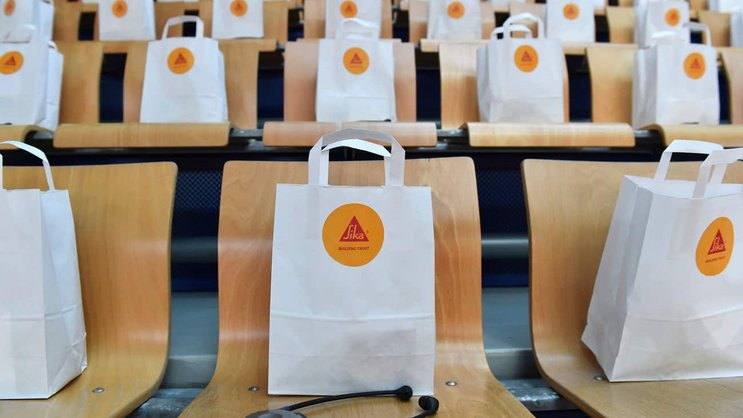 Sika: Im Abwehrkampf gibt der Konzern viel Geld für Kommunikation und PR aus.