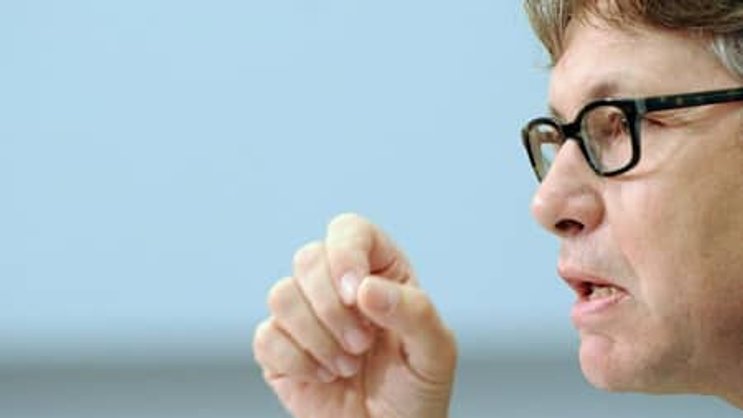 Hanspeter Thür: "Sie sollten in Betracht ziehen, ihre Kreditkarte zu sperren" (Bild: Keystone)