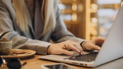 Die Preise von Laptops haben in der Schweiz stark angezogen.