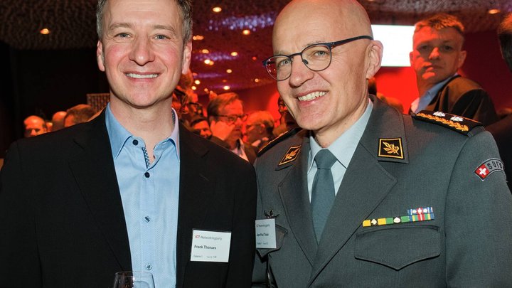 Frank ThonÃ¼s, Senior Director, Dell EMC Switzerland;Jean-Paul Theler, DivisionÃ¤r, Schweizer Armee