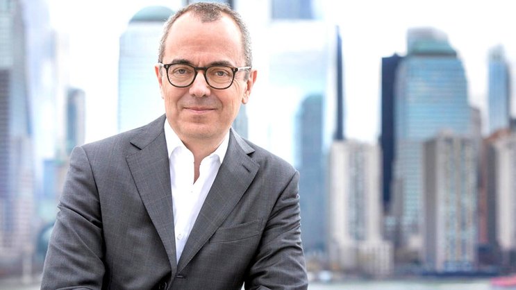 Stabwechsel: Giovanni Caforio (im Bild) ersetzt Jörg Reinhardt als Novartis-Präsident. Sein Auftrag: mit CEO Vas Narasimhan das Wachstum in den USA anzukurbeln.