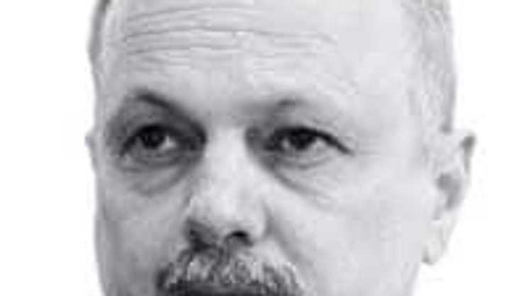 Konrad Hummler (51) ist seit 1991 geschäftsführender Teilhaber der Privatbank Wegelin & Co., St. Gallen. Er studierte Jura in Zürich und Ökonomie in Rochester, N.Y., und war während vieler Jahre persönlicher Referent von Robert Holzach, dem ehemaligen VR-Präsidenten der SBG. Konrad Hummler ist verheiratet und Vater von vier Töchtern.