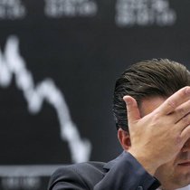 Händler an der Börse Frankfurt: Wird der Negativtrend zum Börsencrash?   Keystone