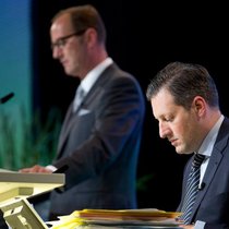 Präsident Sauter (l.) und CEO Collardi: Das Geld für weitere Übernahmen wird knapp. Keystone