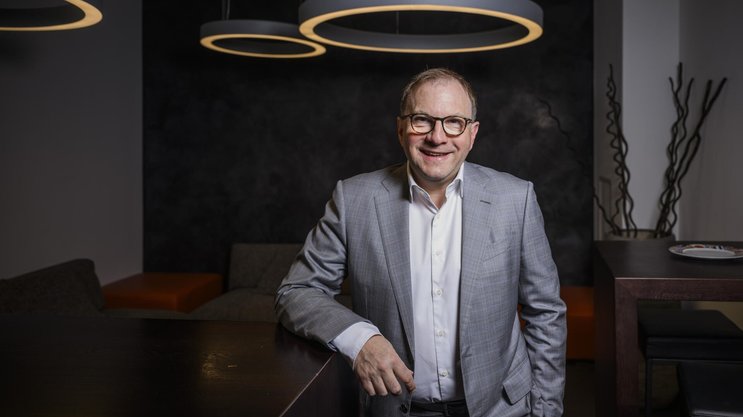 Martin Hirzel (56) ist seit mehr als 30 Jahren in der Industrie tätig, seit 2021 präsidiert er Swissmem, den Verband der Techindustrie.
