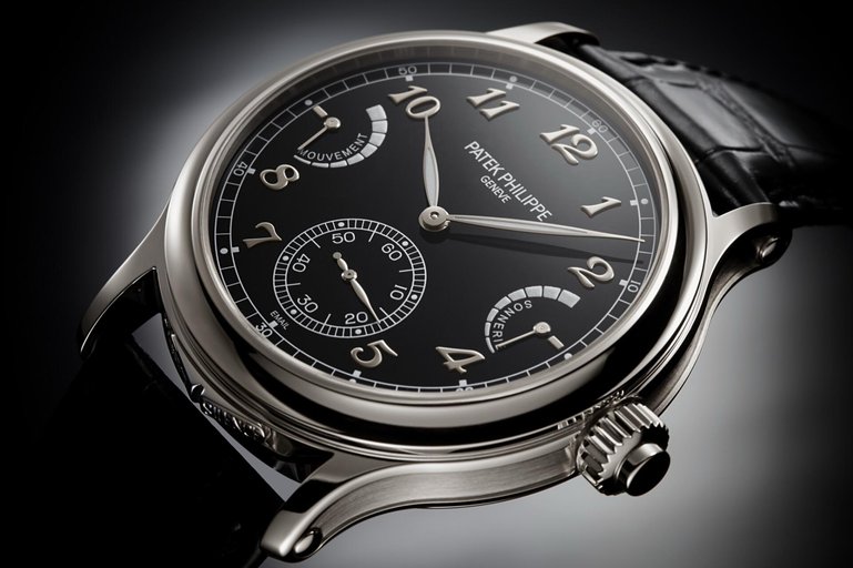 Die Grand Complication von Patek Philippe 6301P-001 in Platin mit einem Zifferblatt aus schwarzer Grand-Feu-Emaille.