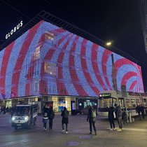 Globus-Warenhaus an der Zürcher Bahnhofstrasse: Das Unternehmen bezieht künftig Managementleistungen von der Firmenmutter Central Group im europäischen Ausland.