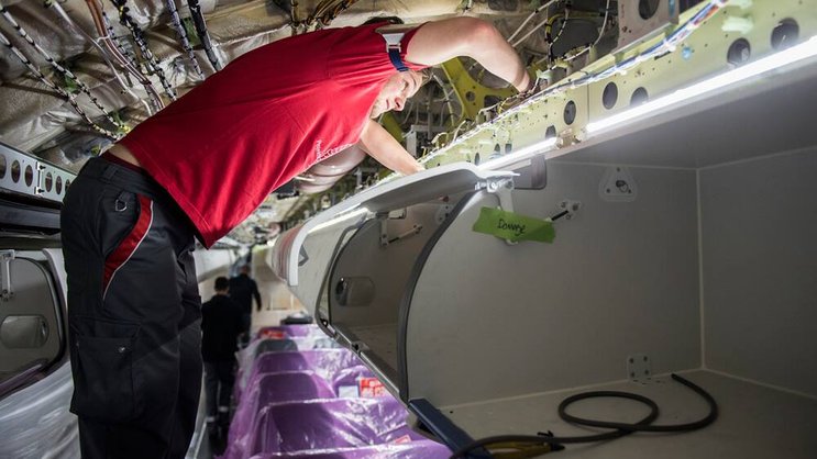 SR Technics: Die Flugwartungsfirma streicht 250 Arbeitsplätze. Keystone