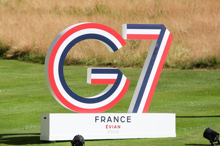 Der G7-Gipfel tagt in der Gemeinde. Unter den Anwesenden sind US-Präsident Donald Trump, Frankreichs Präsident Emmanuel Macron und Italiens Ministerpräsidentin Giorgia Meloni.