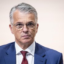 Die CS-Intergration ist abgeschlossen, aber Ermotti wird wohl noch lange UBS-CEO bleiben. 