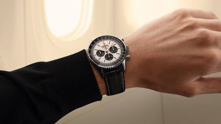 Breitling und die Swiss pflegen seit 2016 eine Partnerschaft. Die Uhr dazu ist eine besondere Navitimer.