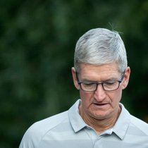 Apple-Chef Tim Cook: Auch der CEO des iPhone-Hersteller stellt sich gegen den blinden Glauben an das Aktionärsinteresse.