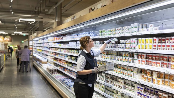 A branch of retailer Coop at the shopping center Seewen Markt in Seewen, Canton of Schwyz, Switzerland, on May 15, 2018. (KEYSTONE/Gaetan Bally)Die Filiale des Detailhaendlers Coop im Einkaufszentrum Seewen Markt, aufgenommen am 15. Mai 2018 in Seewen, Kanton Schwyz. (KEYSTONE/Gaetan Bally)