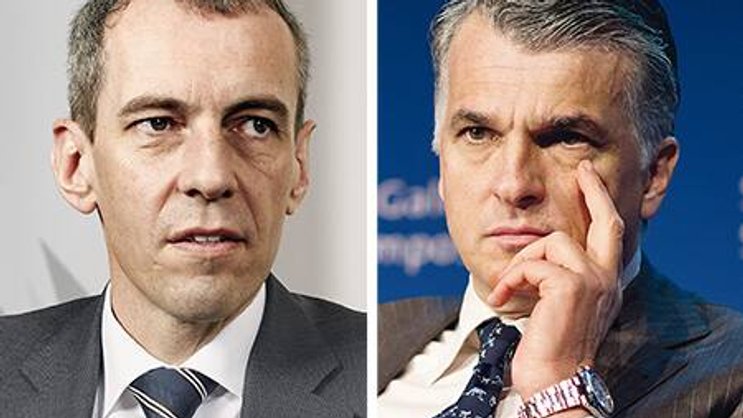 Finma-Chef Patrick Raaflaub (l.) schränkt die Handlungsfreiheit von UBS-CEO Sergio Ermotti bis auf weiteres ein