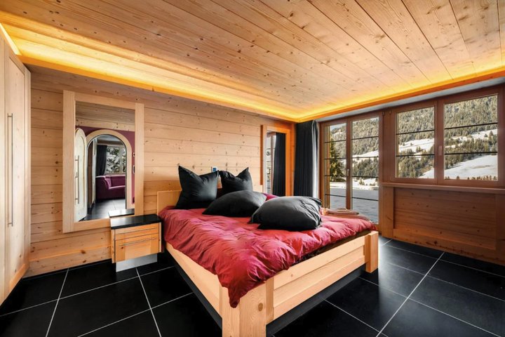 Das Hauptchalet hat sieben Schlafzimmer.
