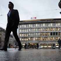 Paradeplatz in Zürich: Der Wandel muss noch stärker in Schwung kommen.Keystone